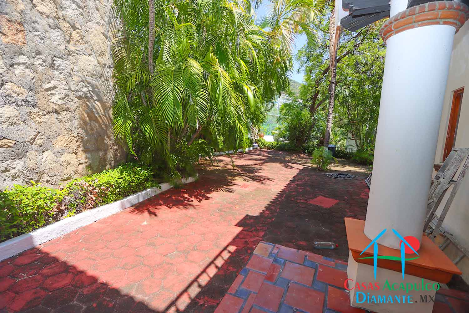 Pichilingue Villa Kairos - Patio trasero 1